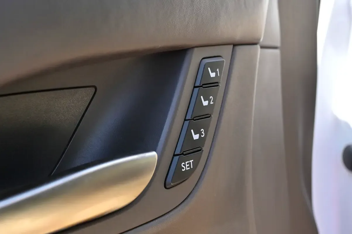 Lexus LX 570 AT (367 حصان) - 10