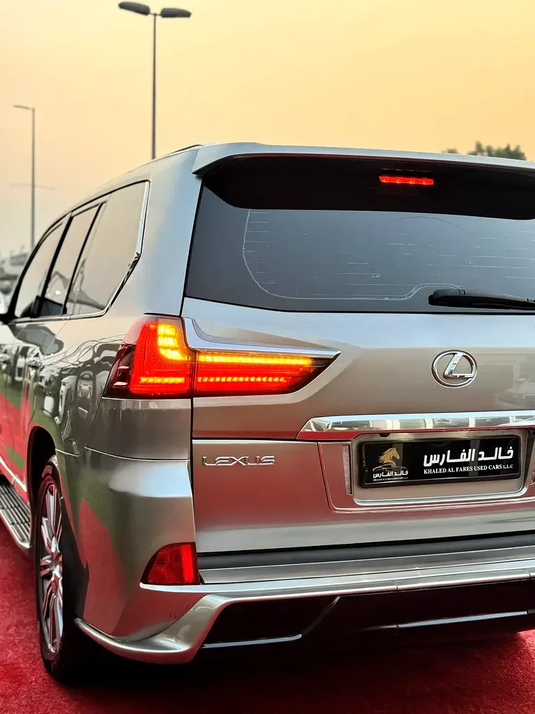 Lexus LX 570 AT (367 حصان) - 10