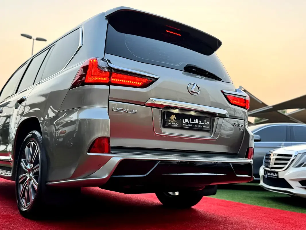 Lexus LX 570 AT (367 حصان) - 11