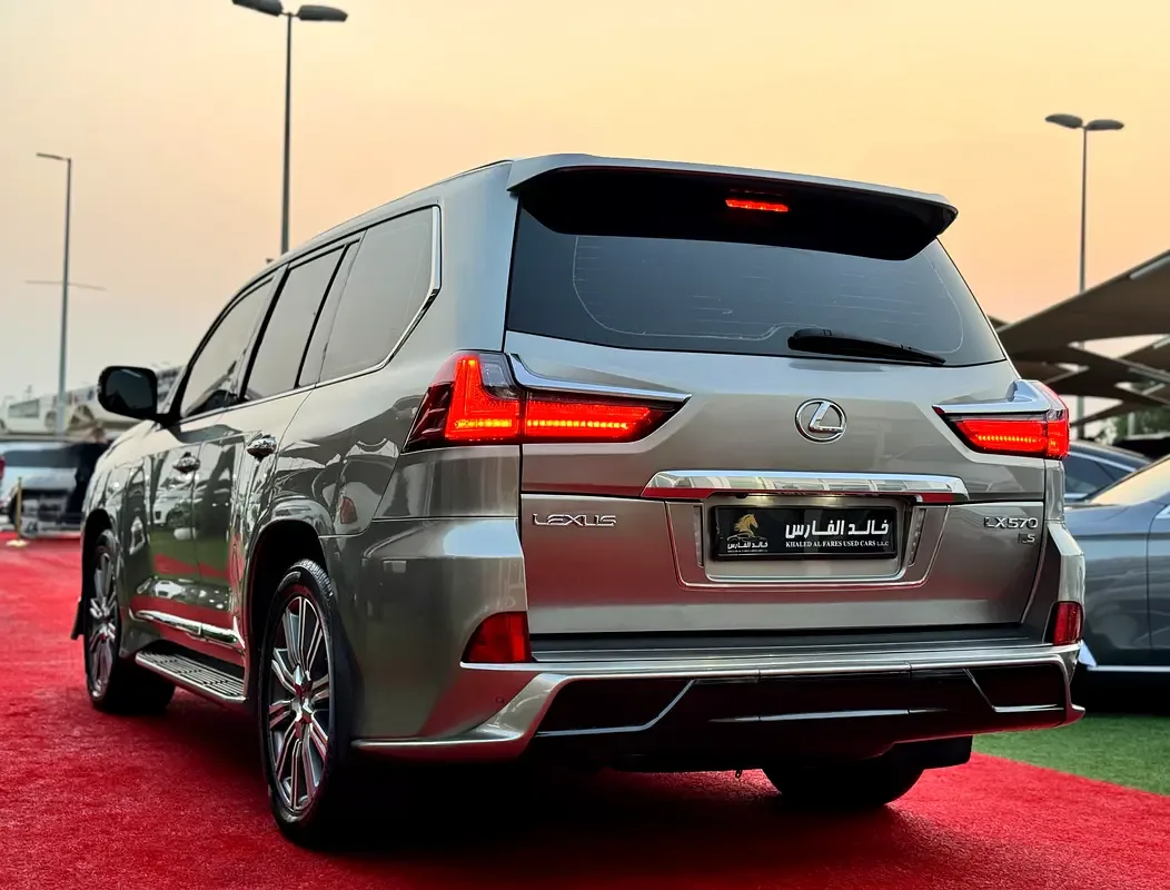 Lexus LX 570 AT (367 حصان) - 9