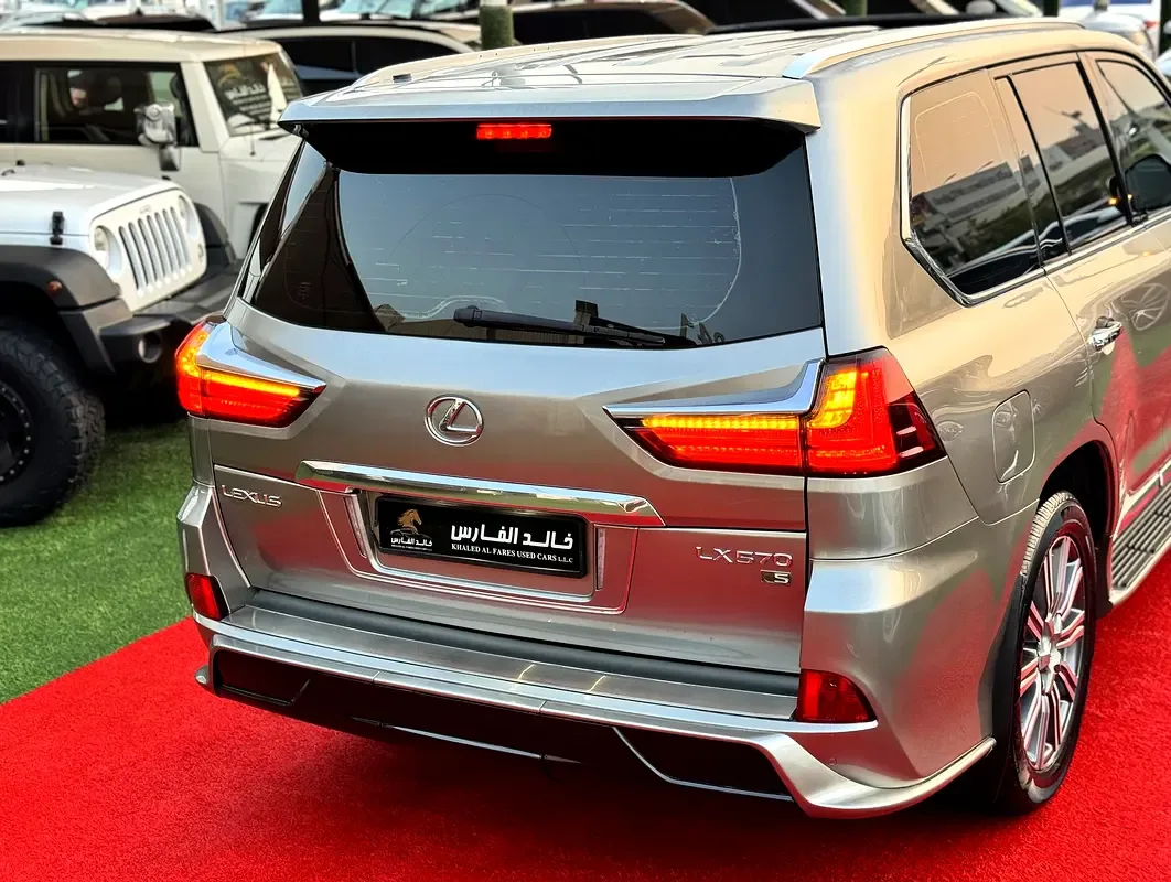 Lexus LX 570 AT (367 حصان) - 12