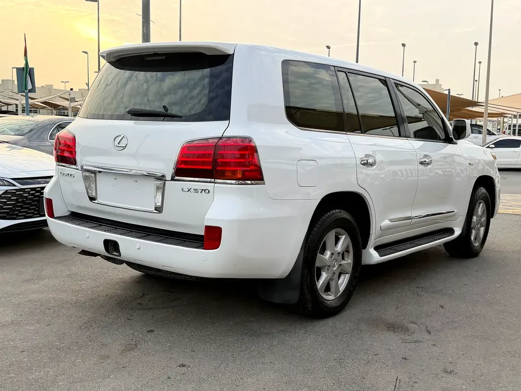 Lexus LX 570 AT (383 حصان) - 7