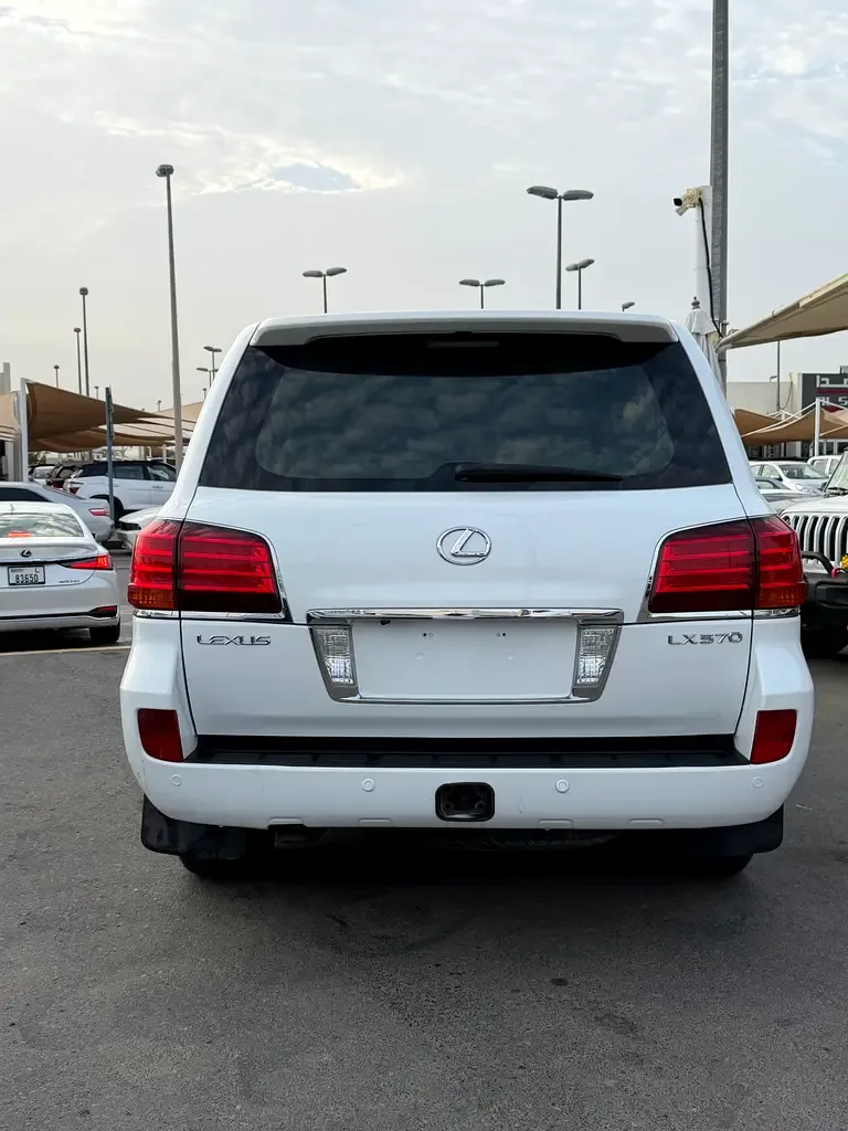 Lexus LX 570 AT (383 حصان) - 9