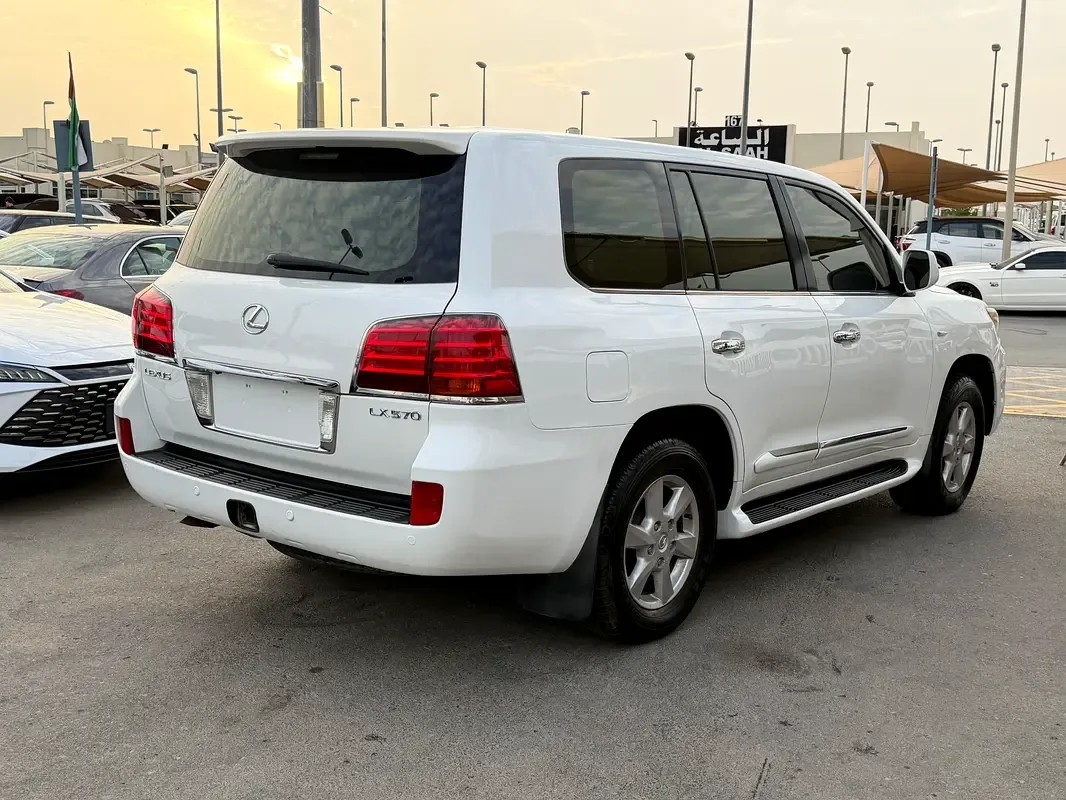 Lexus LX 570 AT (383 حصان) - 10