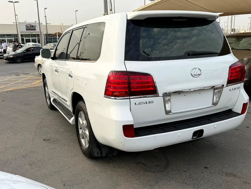 Lexus LX 570 AT (383 حصان) - 8
