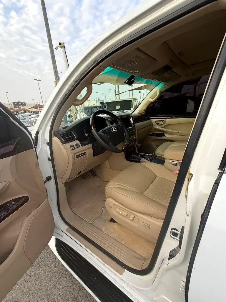 Lexus LX 570 AT (383 حصان) - 14