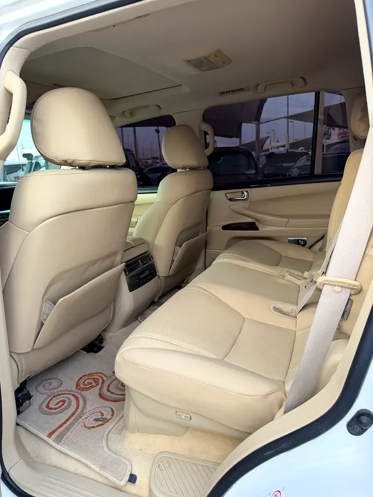 Lexus LX 570 AT (383 حصان) - 15