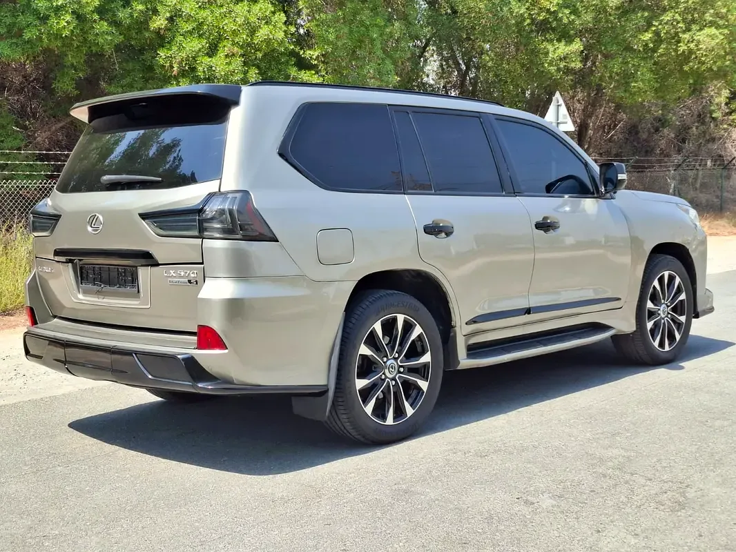Lexus LX 570 AT (383 hp) - 6