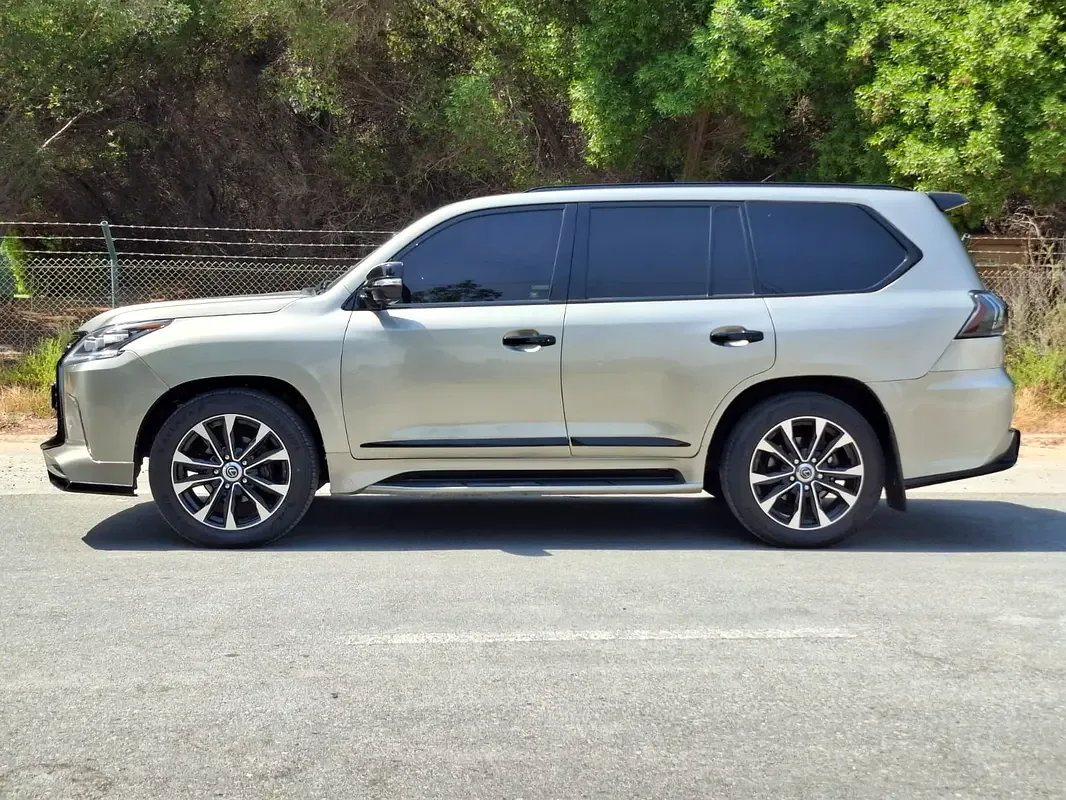 Lexus LX 570 AT (383 hp) - 8
