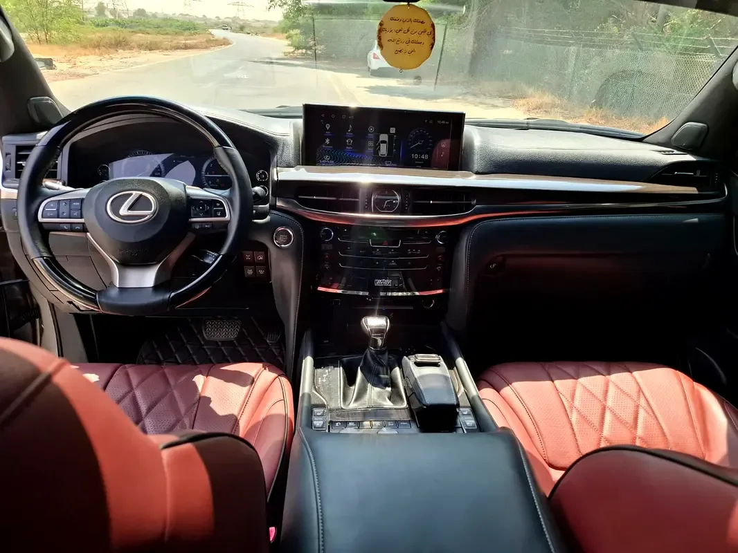 Lexus LX 570 AT (383 hp) - 11