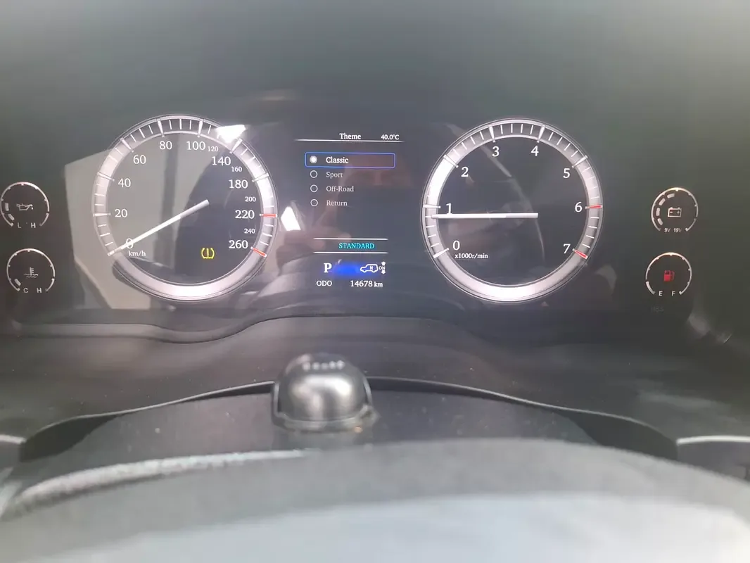 Lexus LX 570 AT (383 hp) - 15