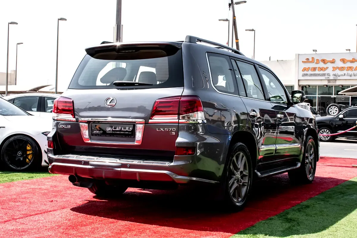 Lexus LX 570 AT (383 hp) - 5