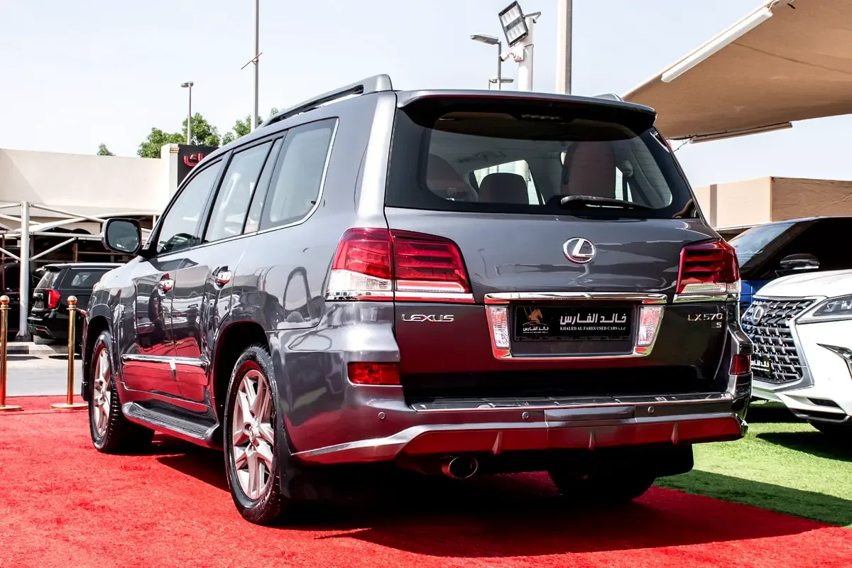 Lexus LX 570 AT (383 hp) - 4