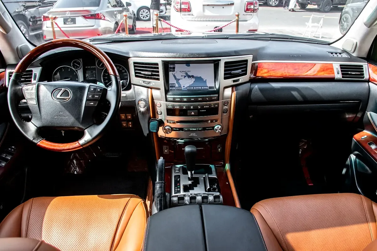 Lexus LX 570 AT (383 hp) - 7