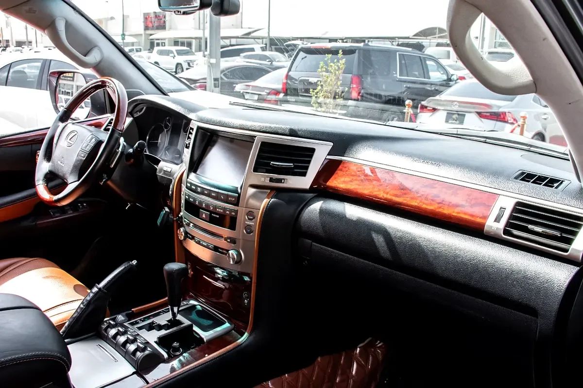 Lexus LX 570 AT (383 hp) - 9