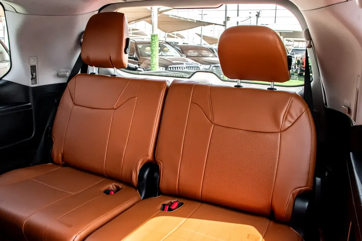 Lexus LX 570 AT (383 hp) - 15