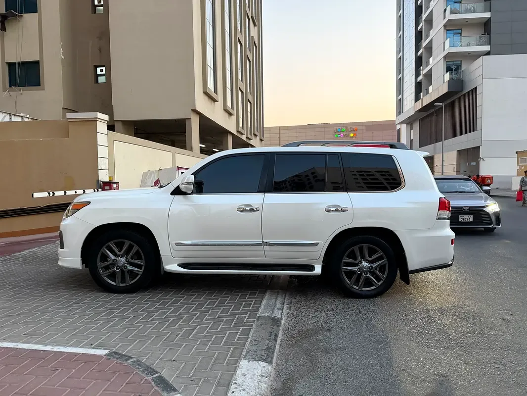 Lexus LX 570 AT (383 حصان) - 4
