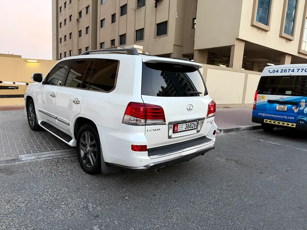 Lexus LX 570 AT (383 حصان) - 8