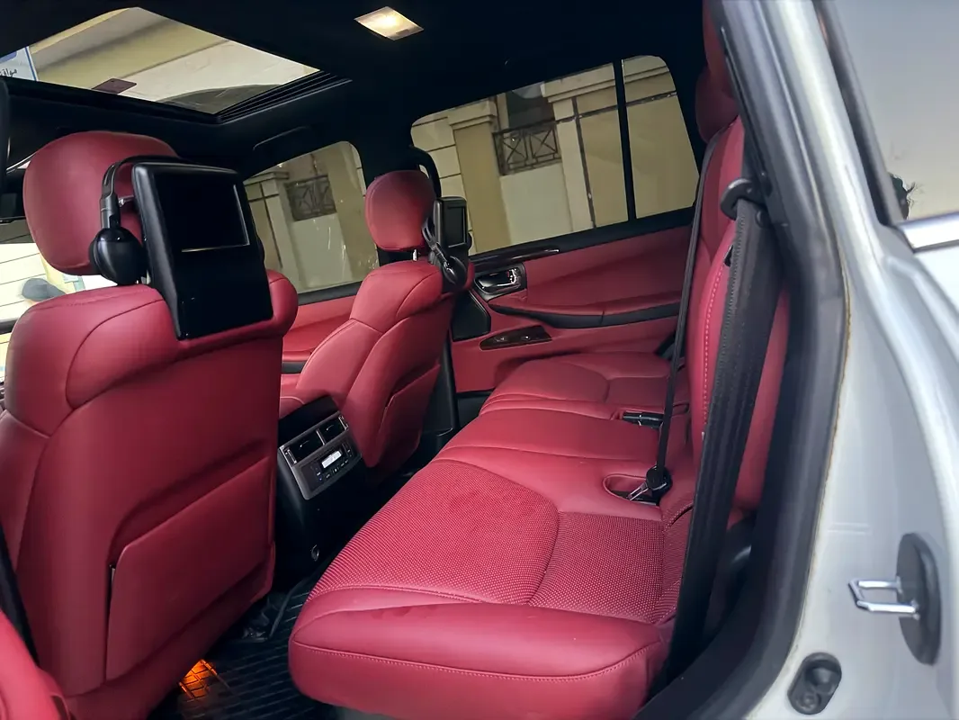 Lexus LX 570 AT (383 حصان) - 11