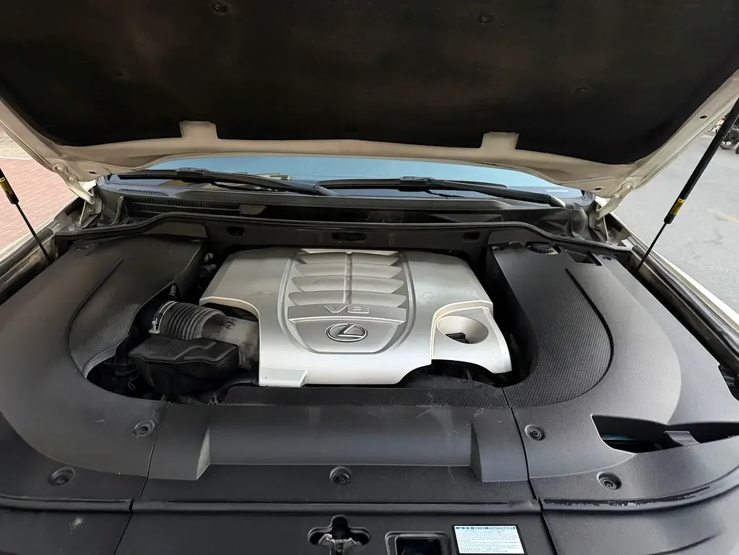 Lexus LX 570 AT (383 حصان) - 15
