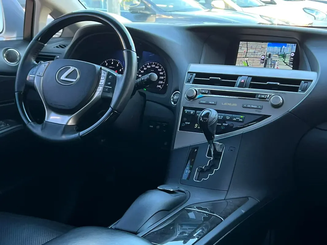Lexus RX 350 AT AWD (277 hp) - 16