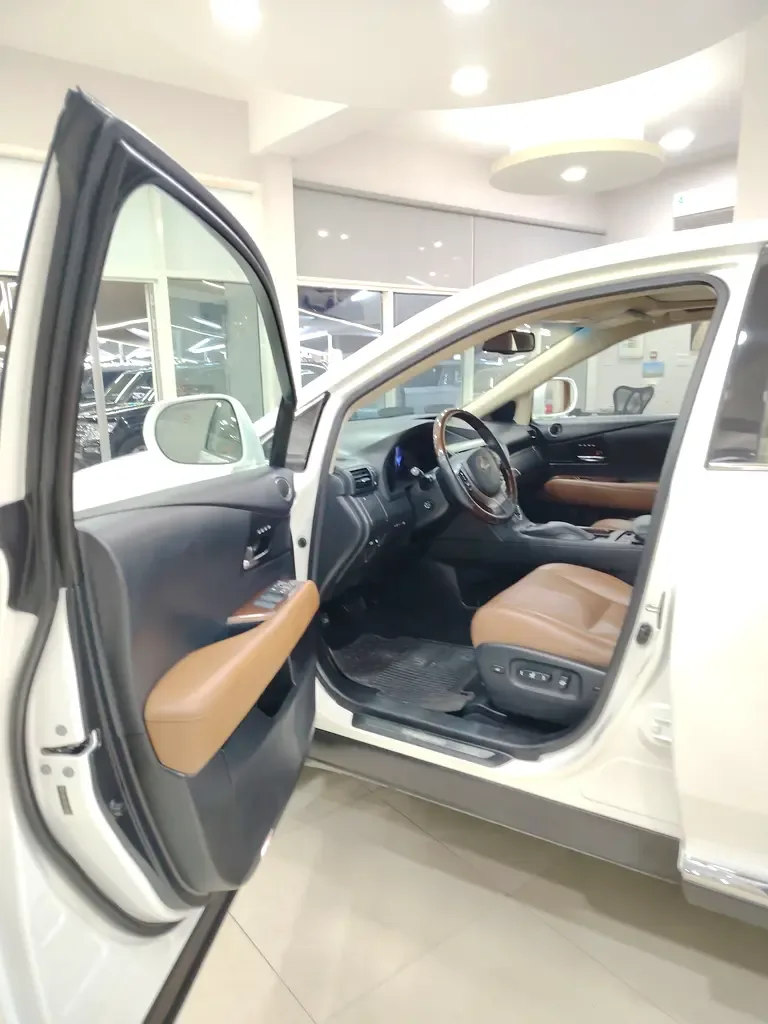 Lexus RX 350 AT AWD (300 حصان) - 6
