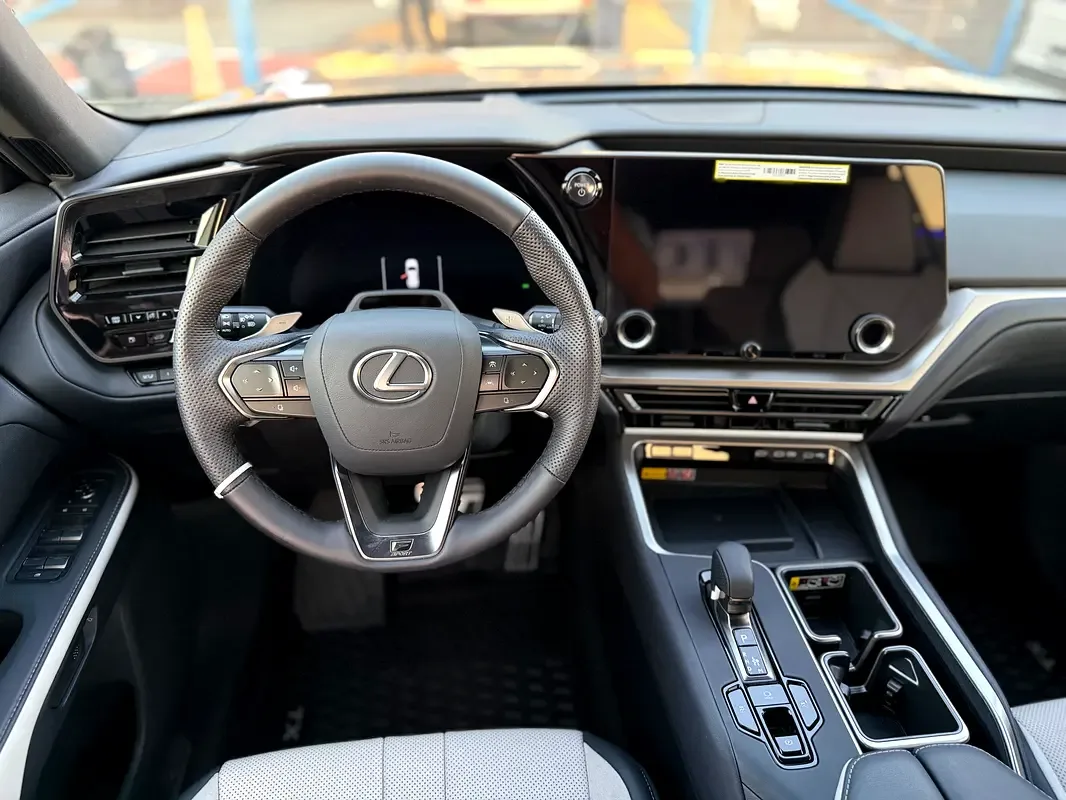 Lexus TX 2.4 AT 4WD (366 hp) - 10