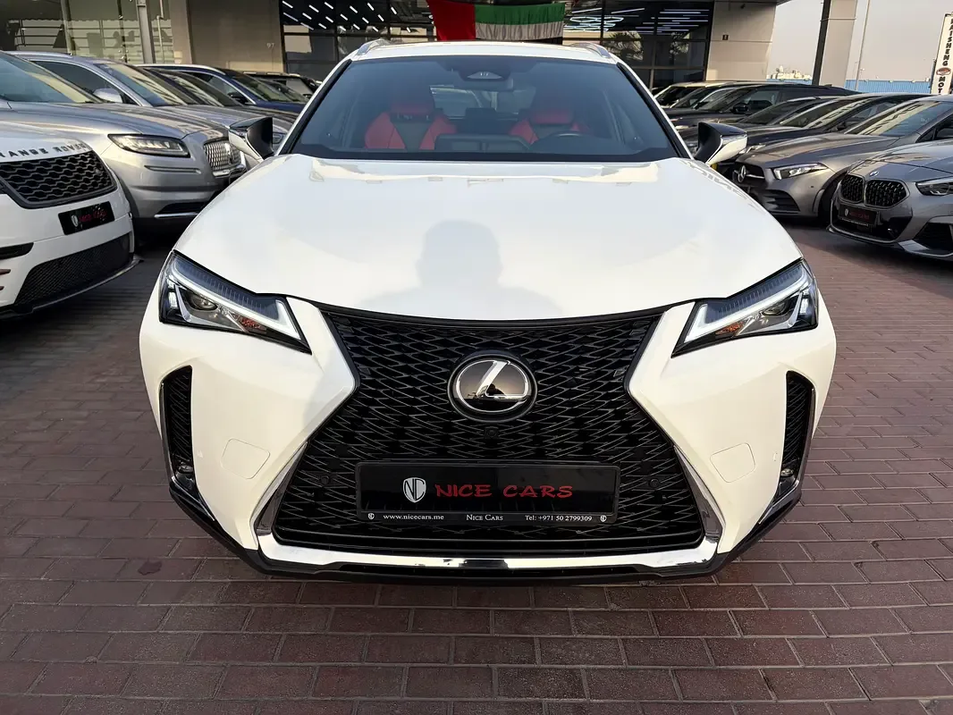 Lexus UX 2.0 CVT (178 حصان) - 2