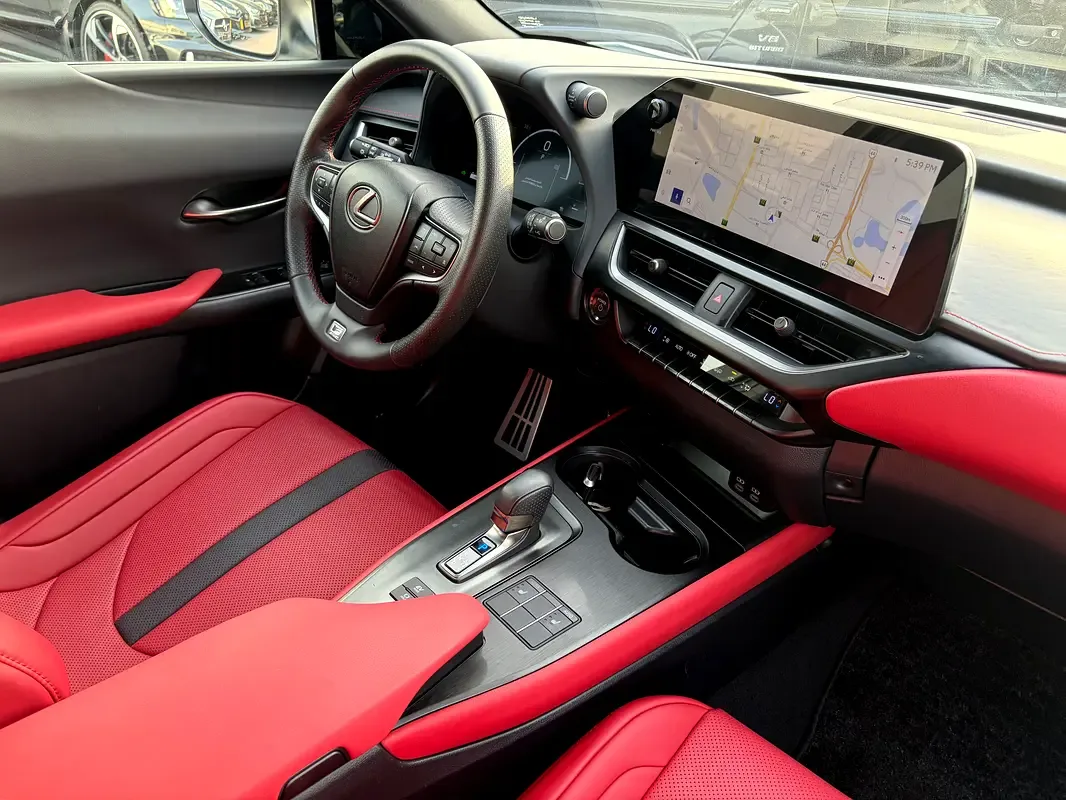 Lexus UX 2.0 CVT (178 حصان) - 7