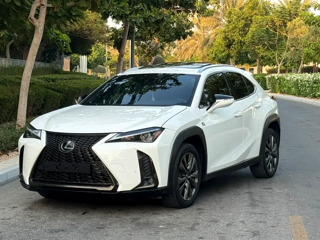 Lexus UX 200 CVT (150 hp)