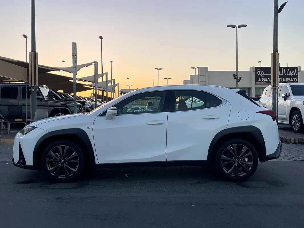 Lexus UX 200 CVT (150 حصان) - 3