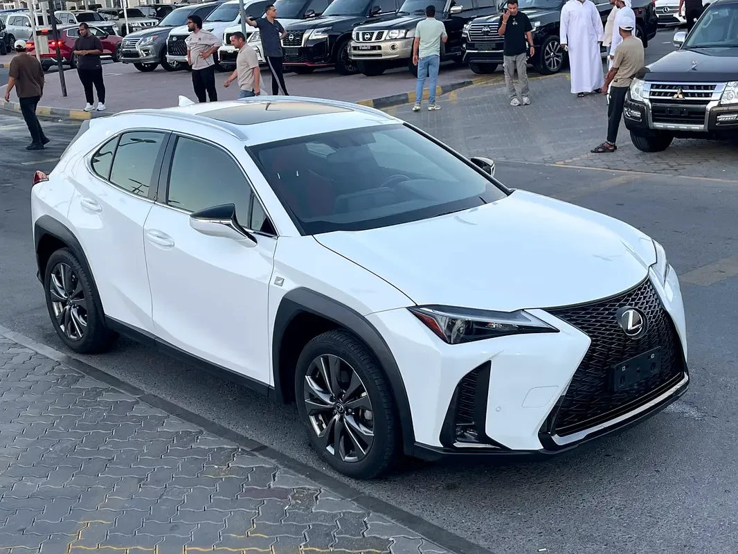 Lexus UX 200 CVT (150 حصان) - 9