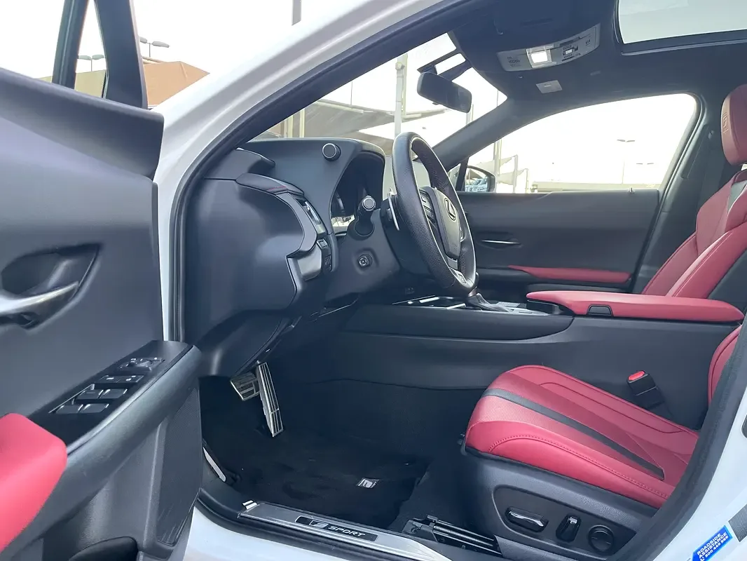 Lexus UX 200 CVT (150 حصان) - 10
