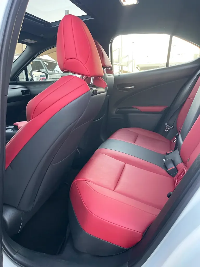 Lexus UX 200 CVT (150 حصان) - 14