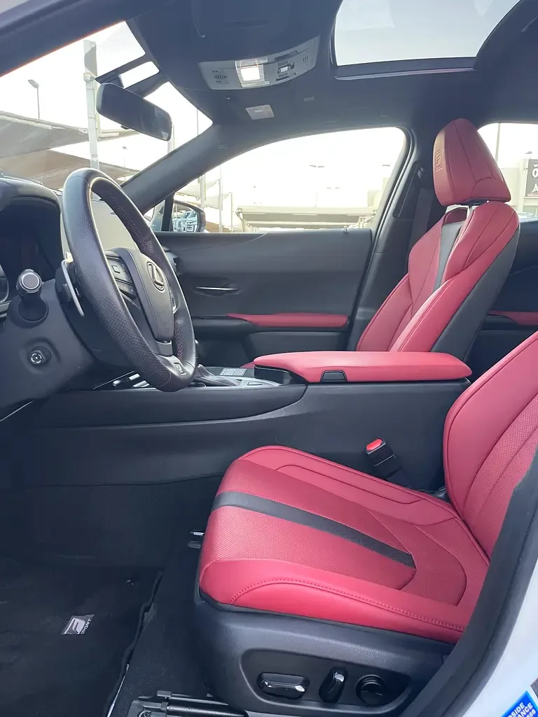 Lexus UX 200 CVT (150 حصان) - 11