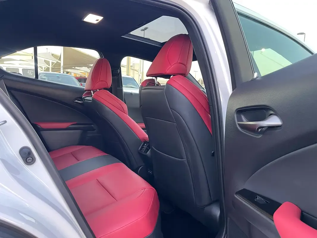 Lexus UX 200 CVT (150 حصان) - 15