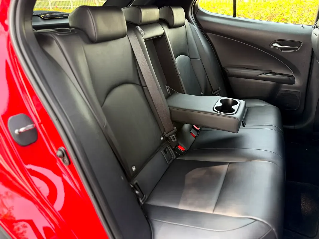 Lexus UX 200 CVT (150 hp) - 17