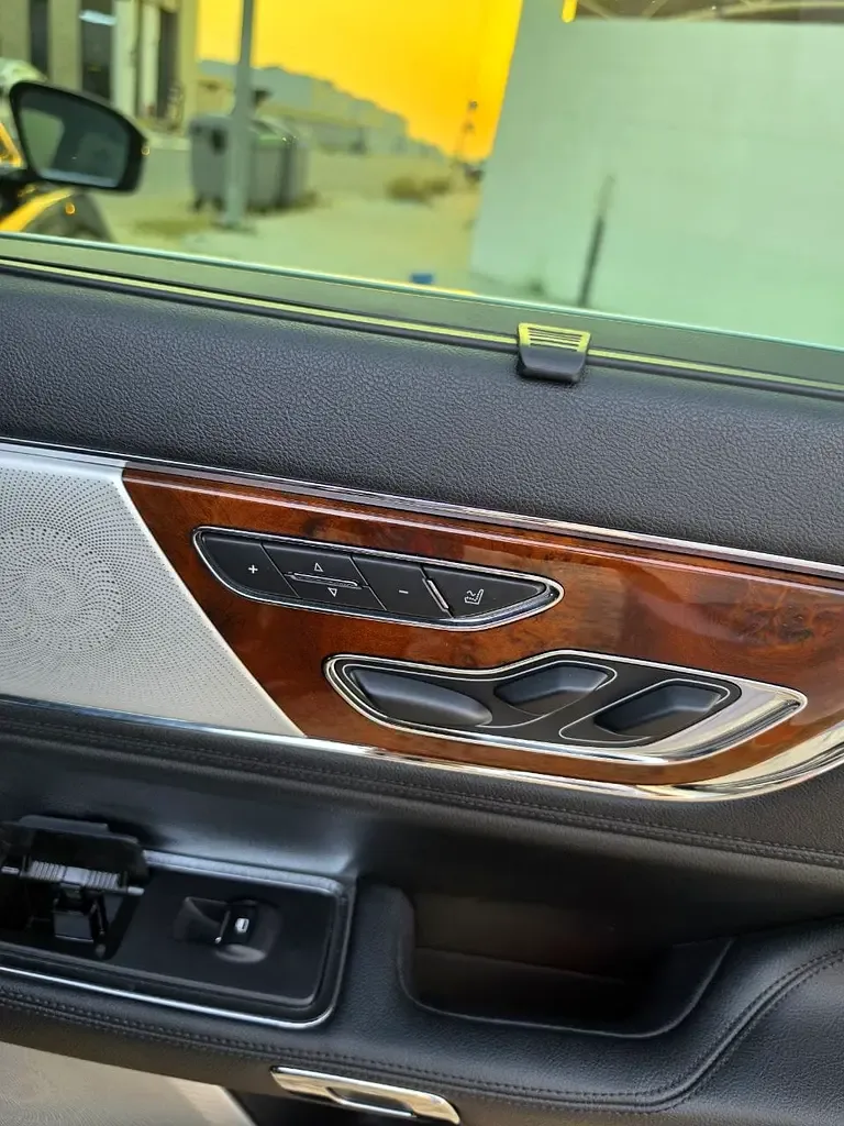 Lincoln Continental 3.0 AT 4WD (400 حصان) - 9