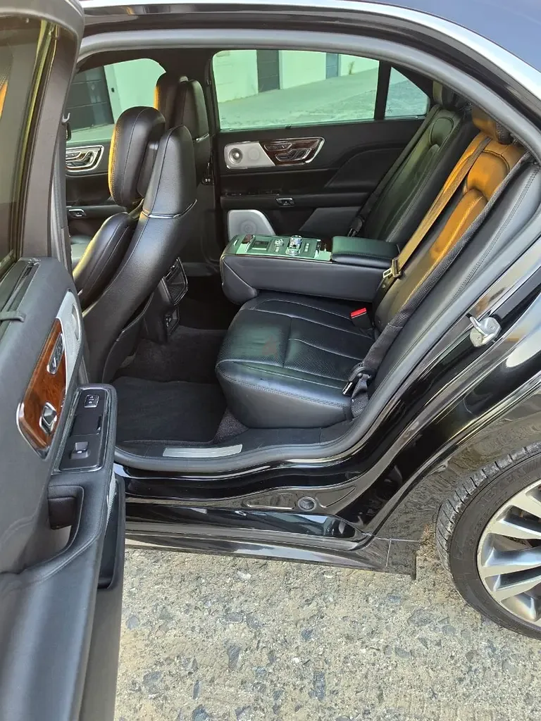 Lincoln Continental 3.0 AT 4WD (400 حصان) - 10