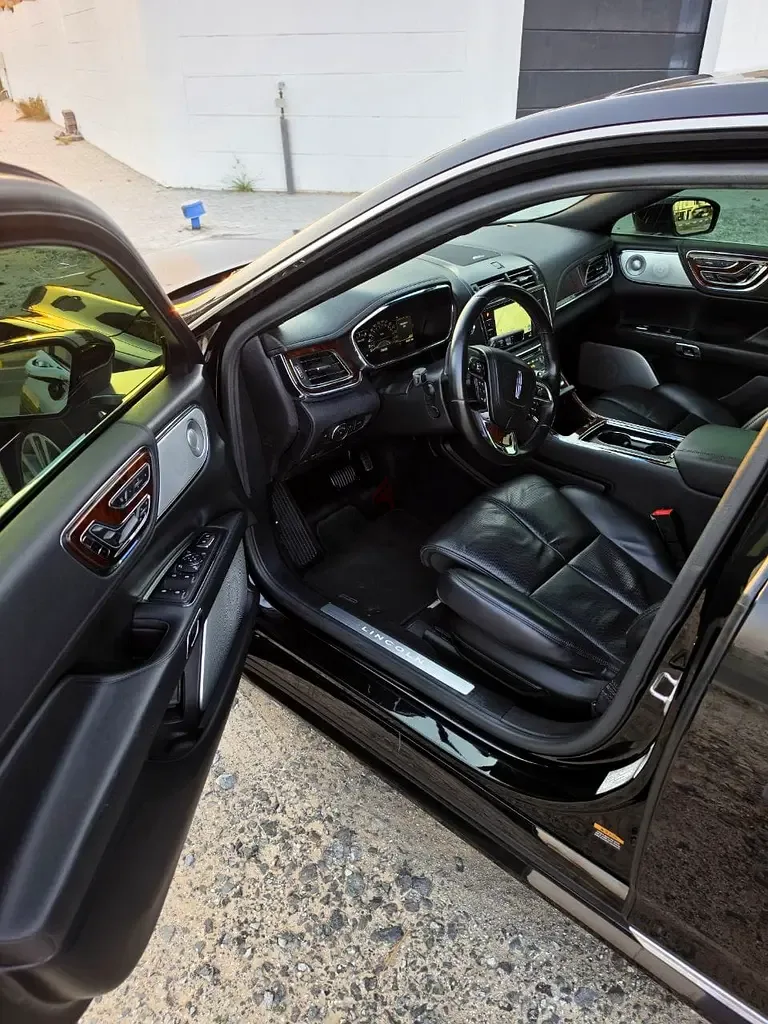 Lincoln Continental 3.0 AT 4WD (400 حصان) - 12