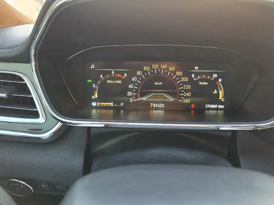 Lincoln Continental 3.0 AT 4WD (400 حصان) - 13
