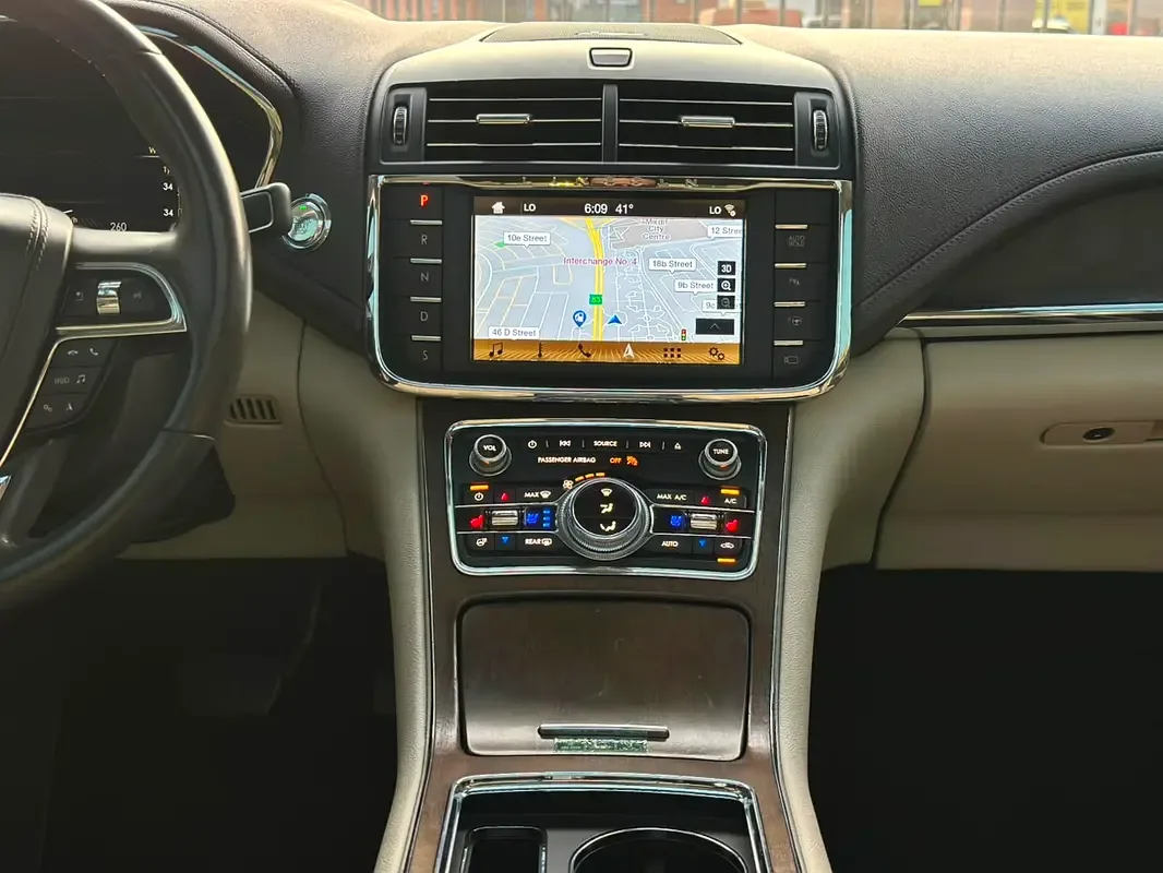 Lincoln Continental 3.0 AT AWD (378 hp) - 8