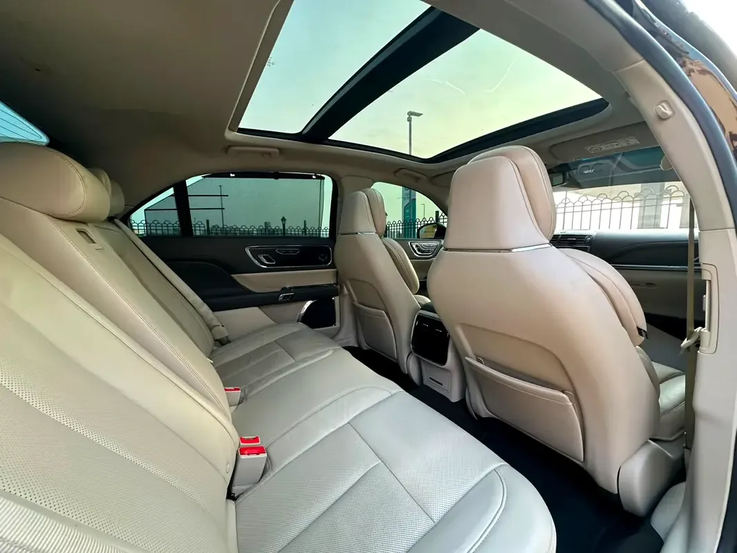 Lincoln Continental 3.0 AT AWD (378 hp) - 9