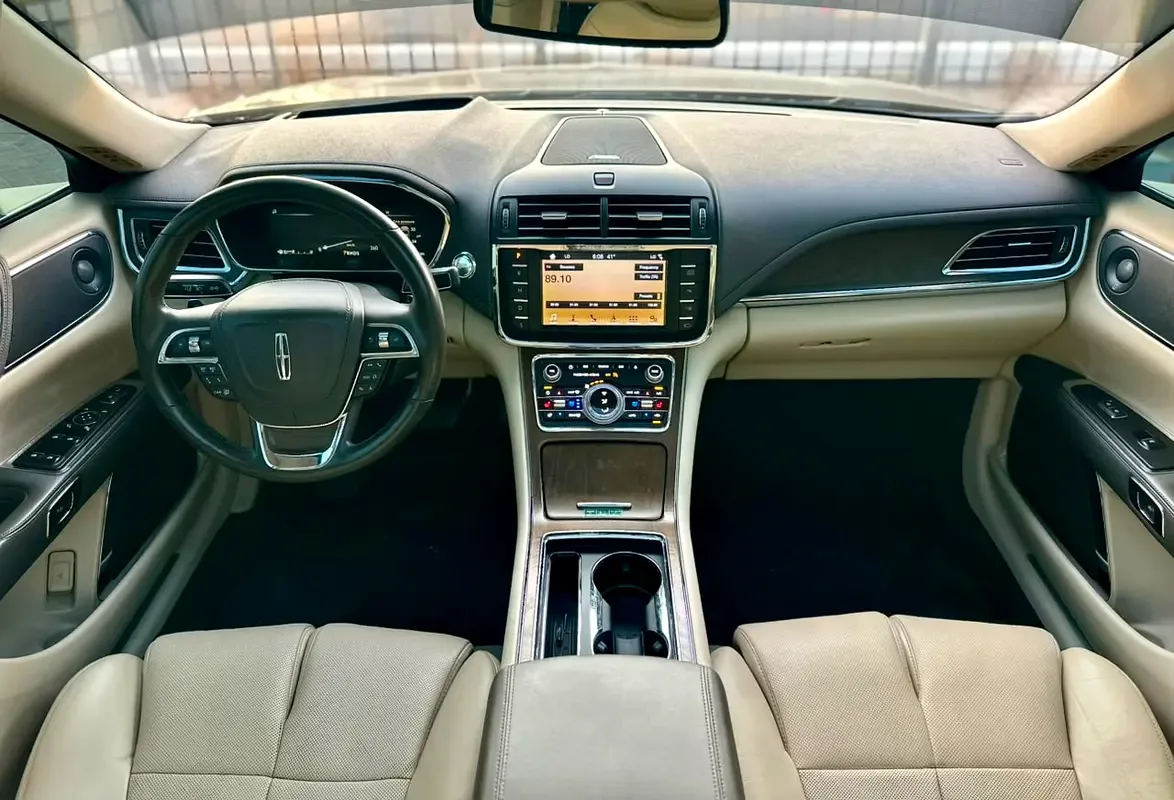 Lincoln Continental 3.0 AT AWD (378 hp) - 17