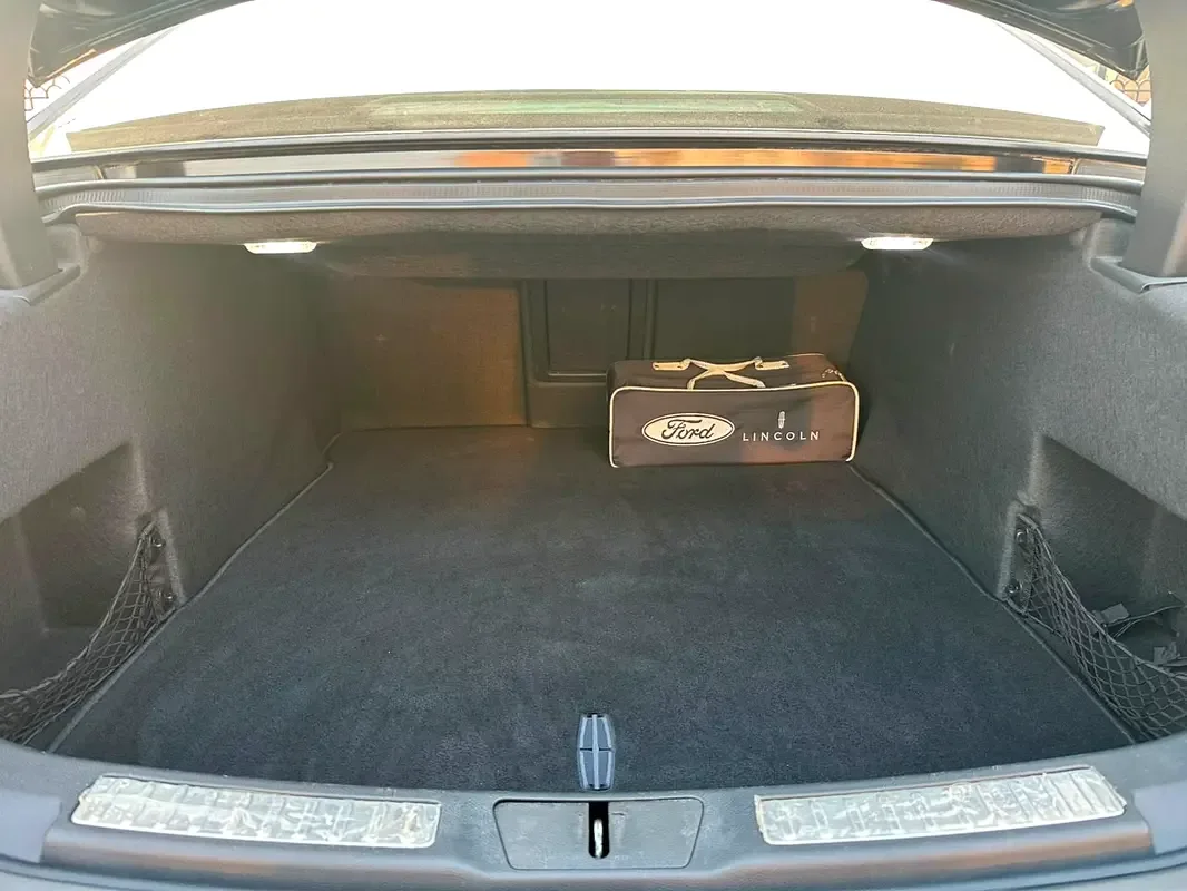 Lincoln Continental 3.0 AT AWD (378 hp) - 18