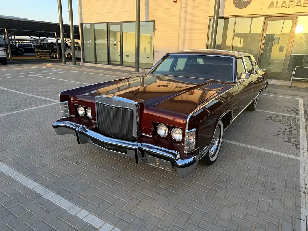 Lincoln Continental 7.5 AT (202 حصان) - 2