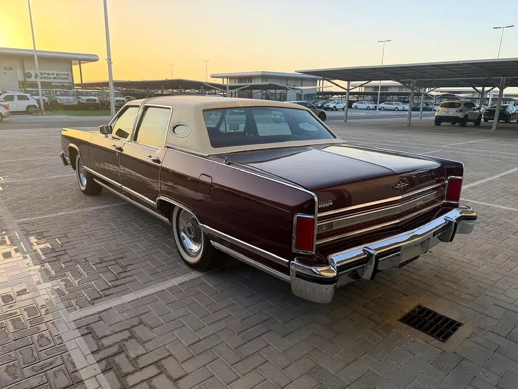 Lincoln Continental 7.5 AT (202 حصان) - 5