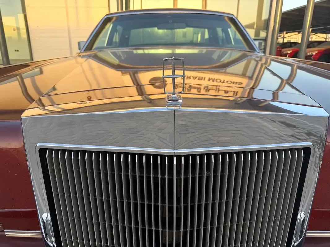 Lincoln Continental 7.5 AT (202 حصان) - 3