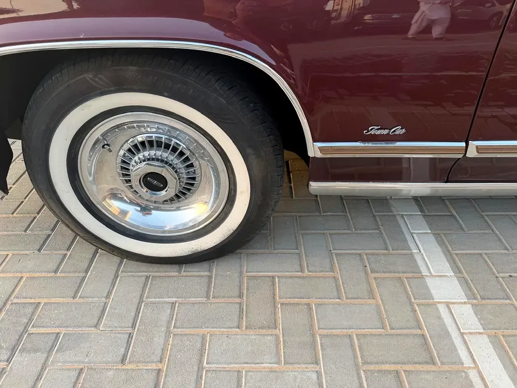 Lincoln Continental 7.5 AT (202 حصان) - 7
