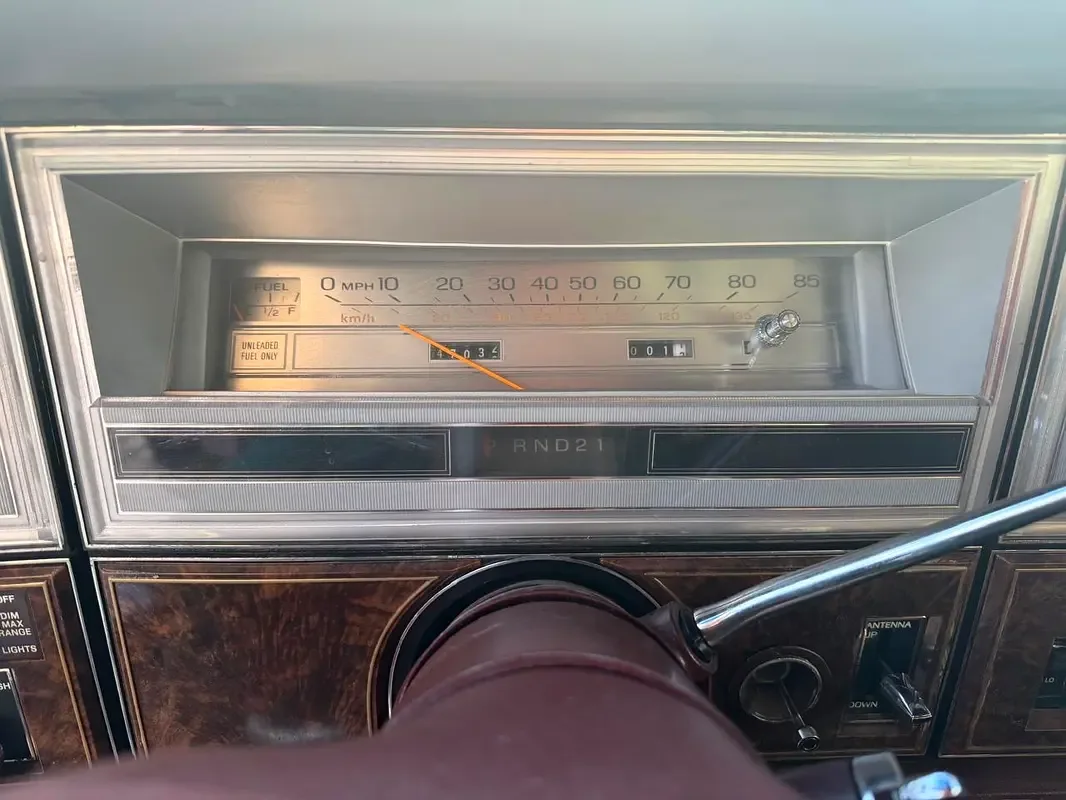 Lincoln Continental 7.5 AT (202 حصان) - 11